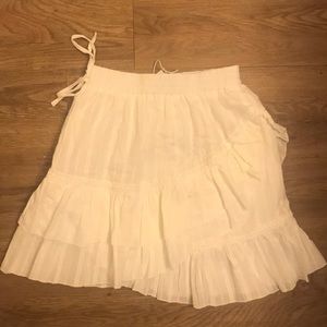 White flowy skirt